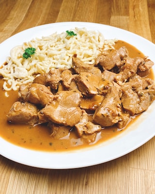 Produktabbildung 1 für Kalbsragout in Kräuterrahmsoße