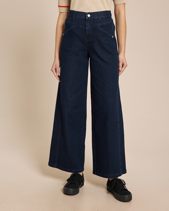 Extra-Wide Leg Jeans in Marleneform