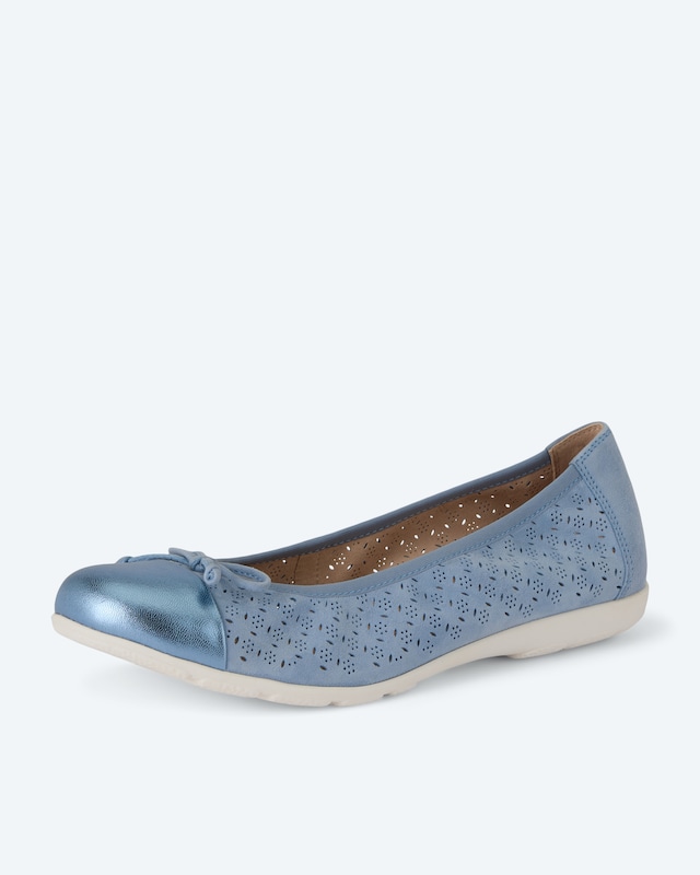 Ballerina mit Perforation