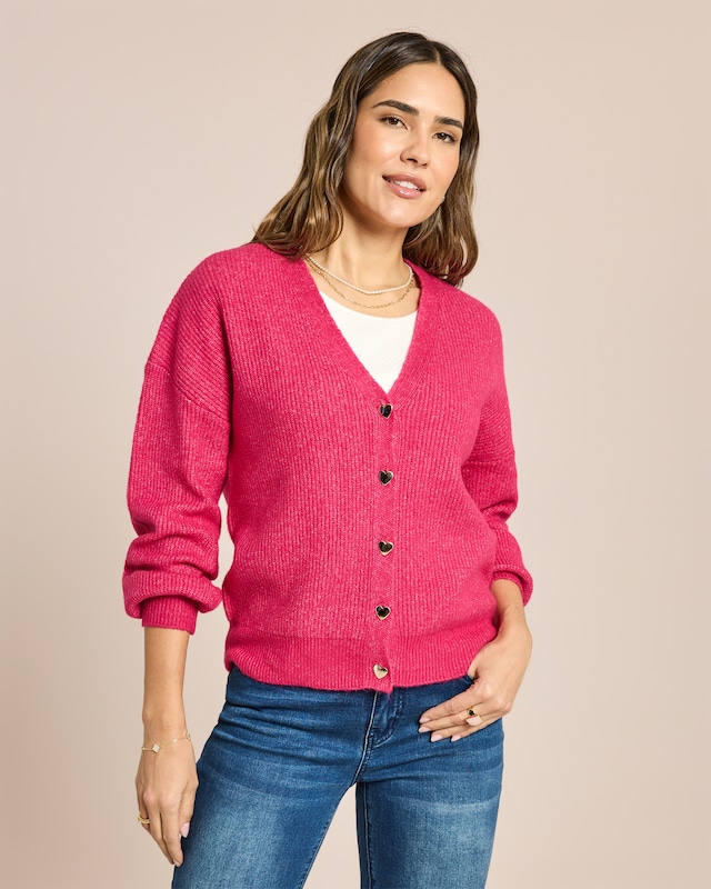 Strickjacke mit Herzknöpfen