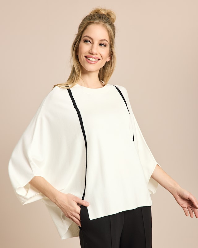 Weiter Pullover mit Kontrastnaht