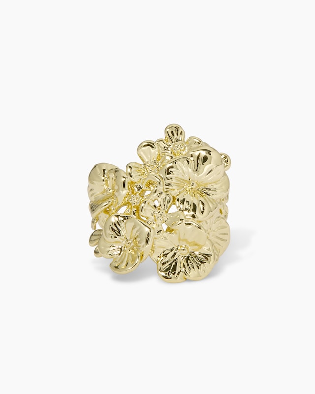 Ring mit Blütenmotiv