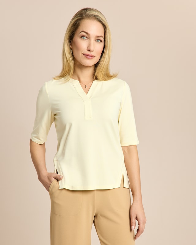 Shirt mit Schlitzen