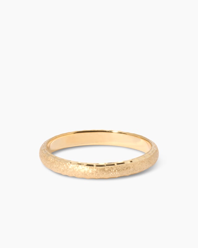 Ring mit diamantierter Oberfläche